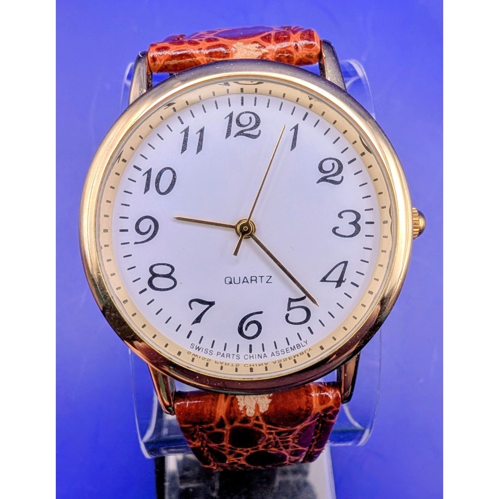 Classic Dressy Round Gold Tone Brown Leather Strap, Analog, Watch New Battery - Picture 1 of 7